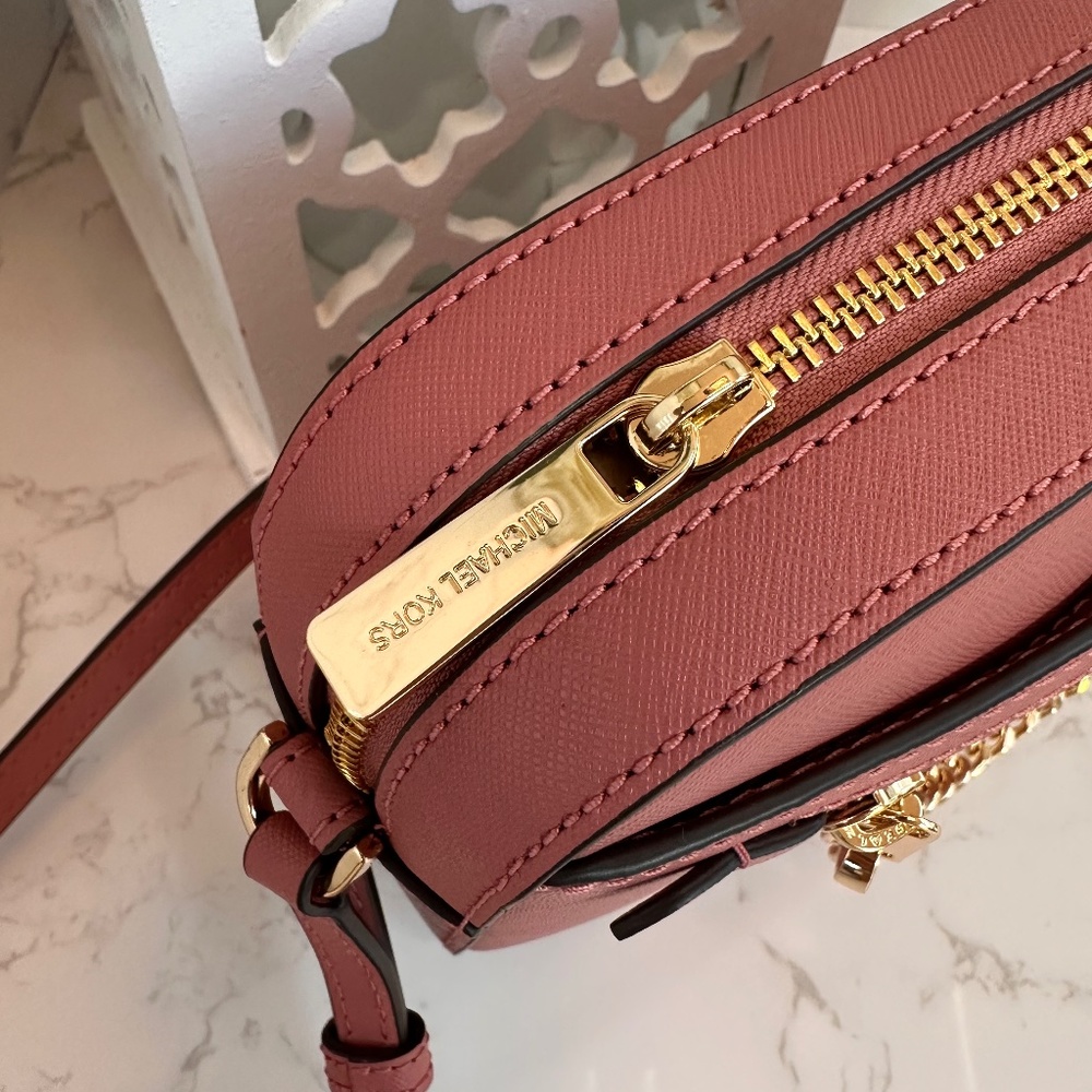 **SOLD**MICHAEL KORS Jet Set Large Saffiano Leather Crossbody Bag in Rose ✨ - Picture 5 of 14